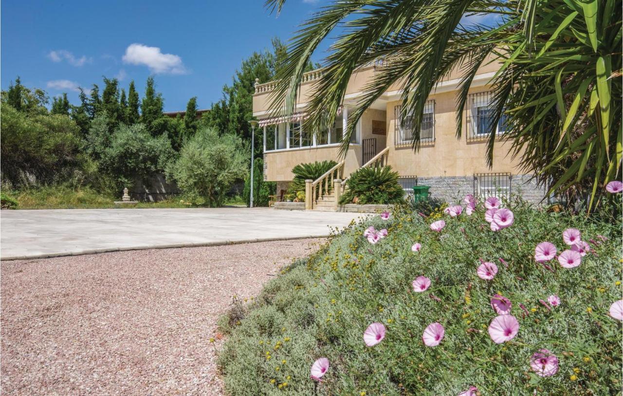 Awesome Home In Caravaca With Kitchen Caravaca De La Cruz Exterior foto